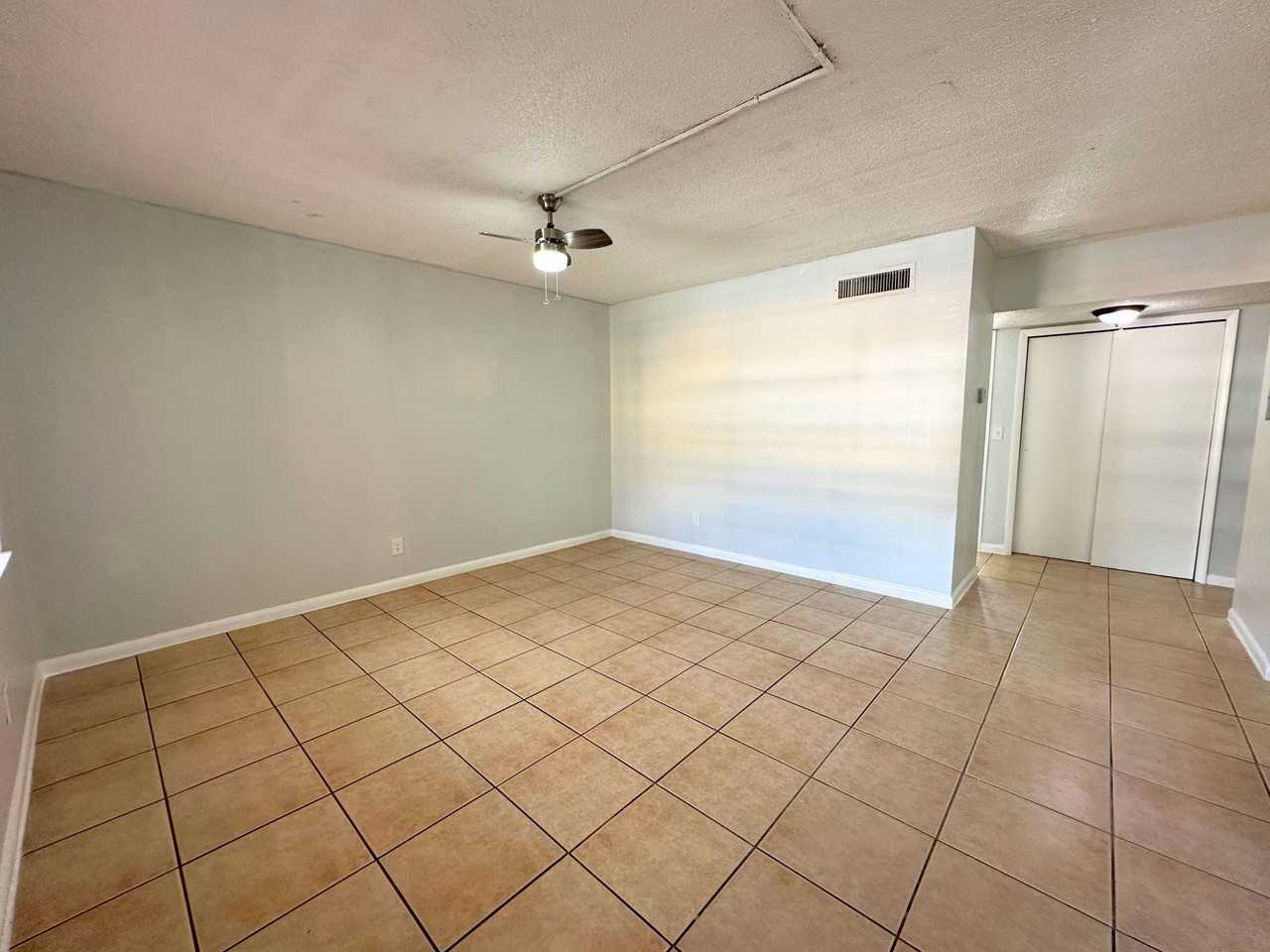 3615 Southwest 52nd Avenue - Photo 2 of 23