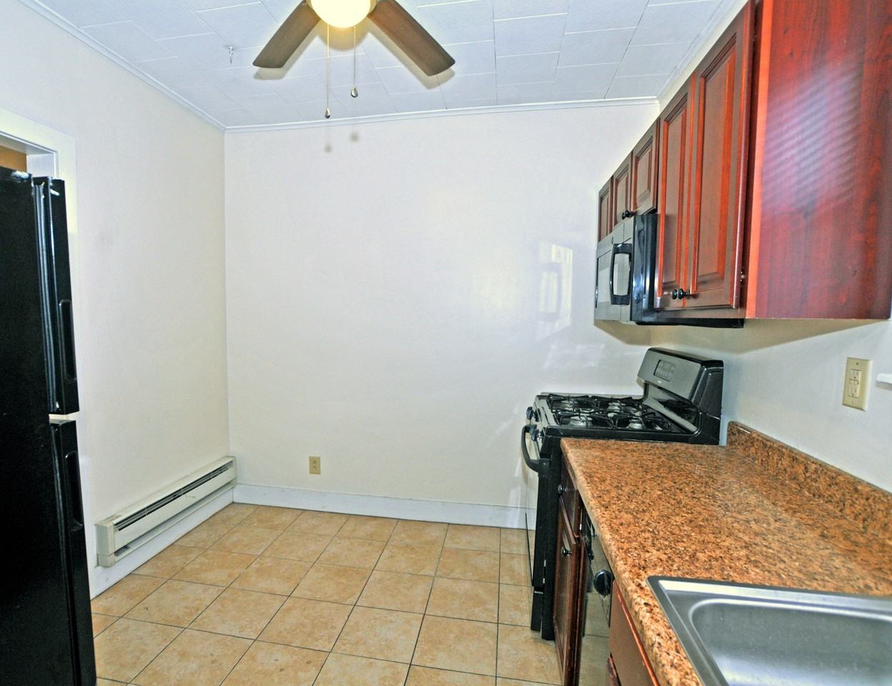 147 Mohawk Avenue - Photo 5 of 10