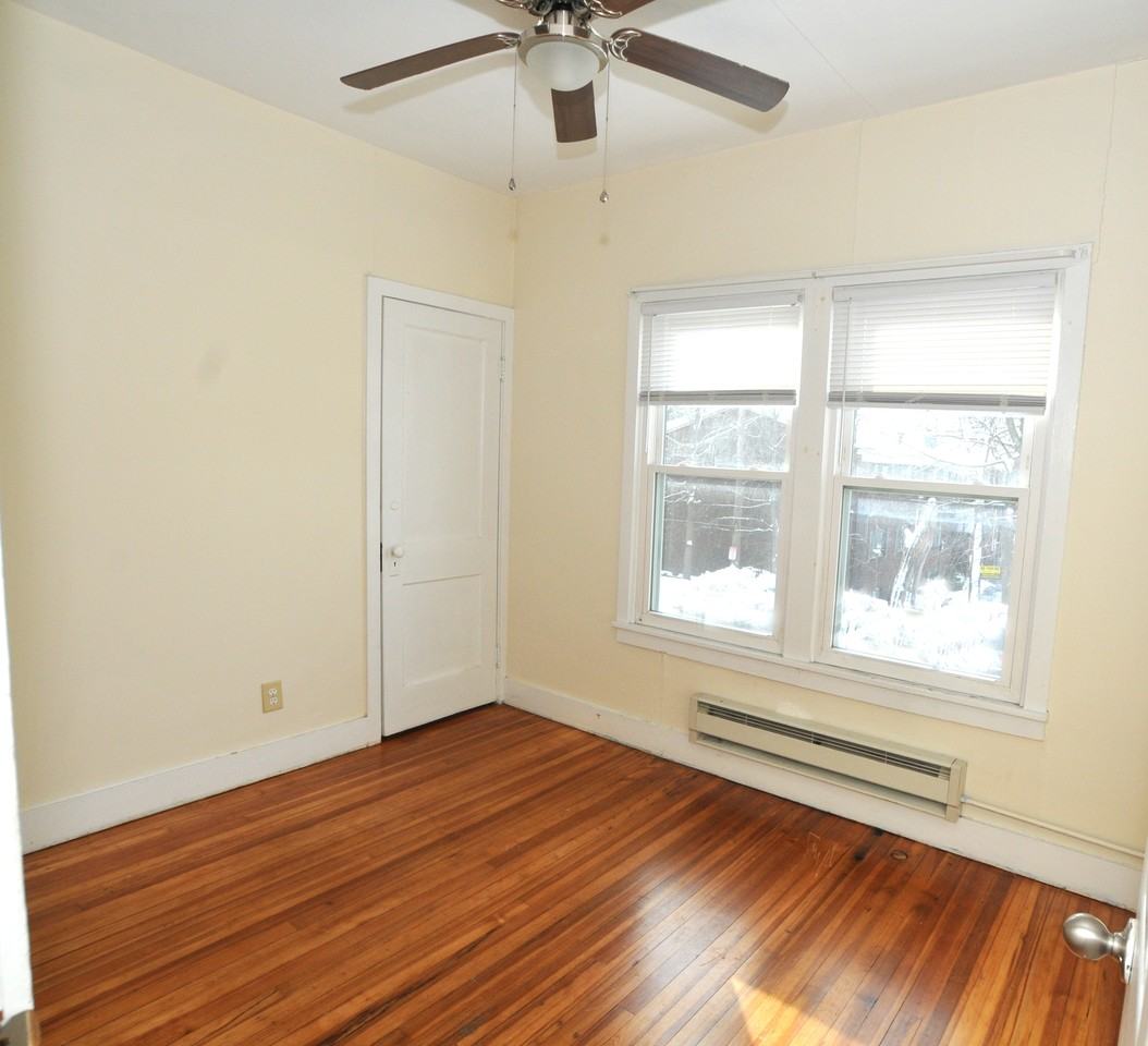 147 Mohawk Avenue - Photo 7 of 10