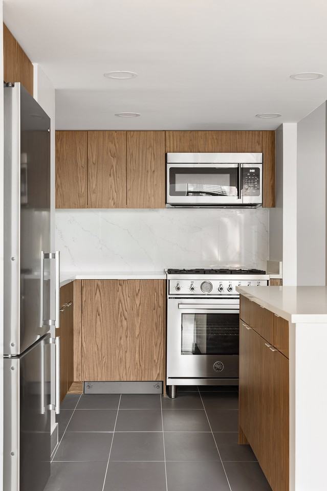 100 Jane St - Photo 6 of 13