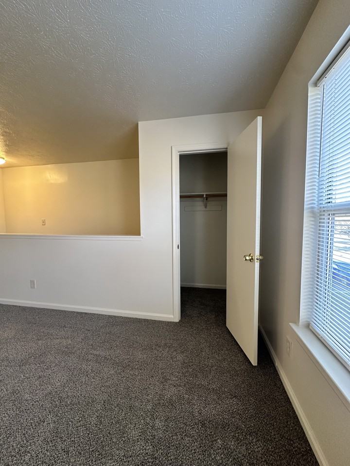 2022 E. Pembroke Ave - Photo 7 of 25