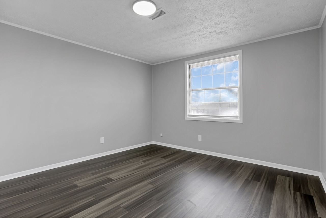 625 Mill St - Photo 7 of 10