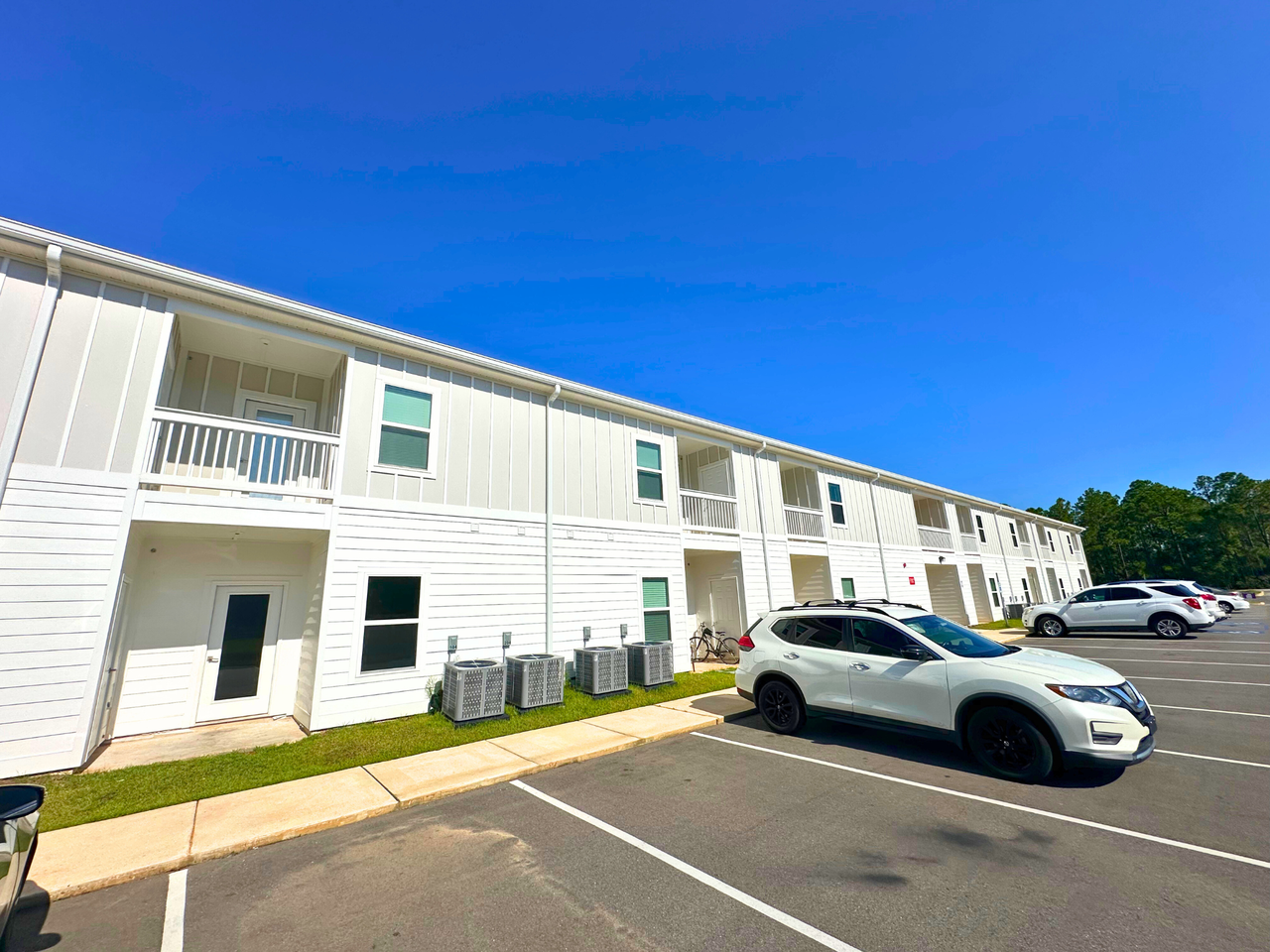 Palmetto Place Apartment - Photo 2 of 40