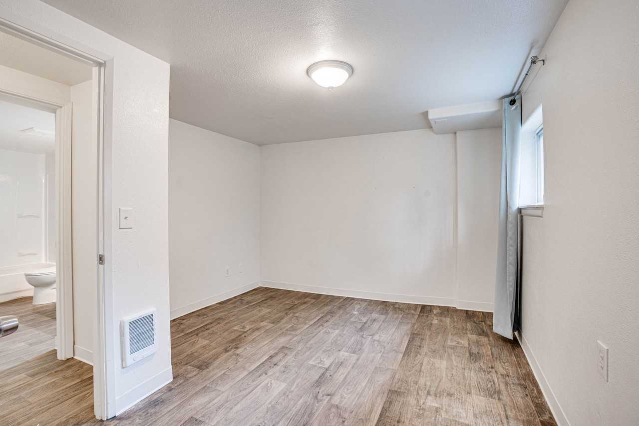 3221210 - Photo 2 of 28