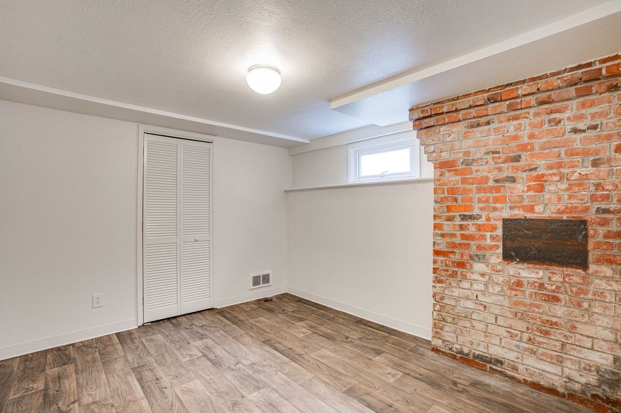 3221210 - Photo 4 of 28