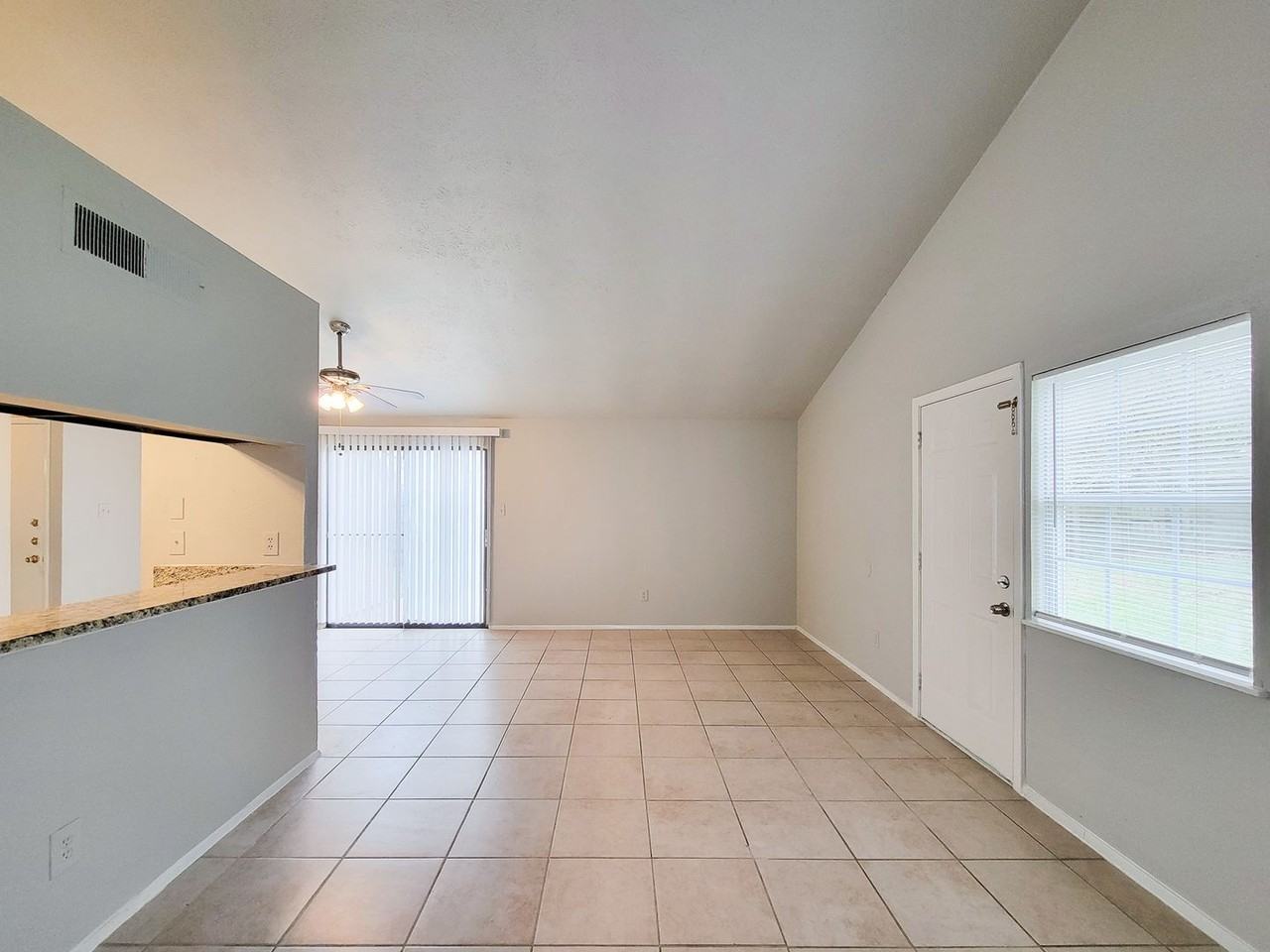 24202 Four Sixes Lane - Photo 7 of 35