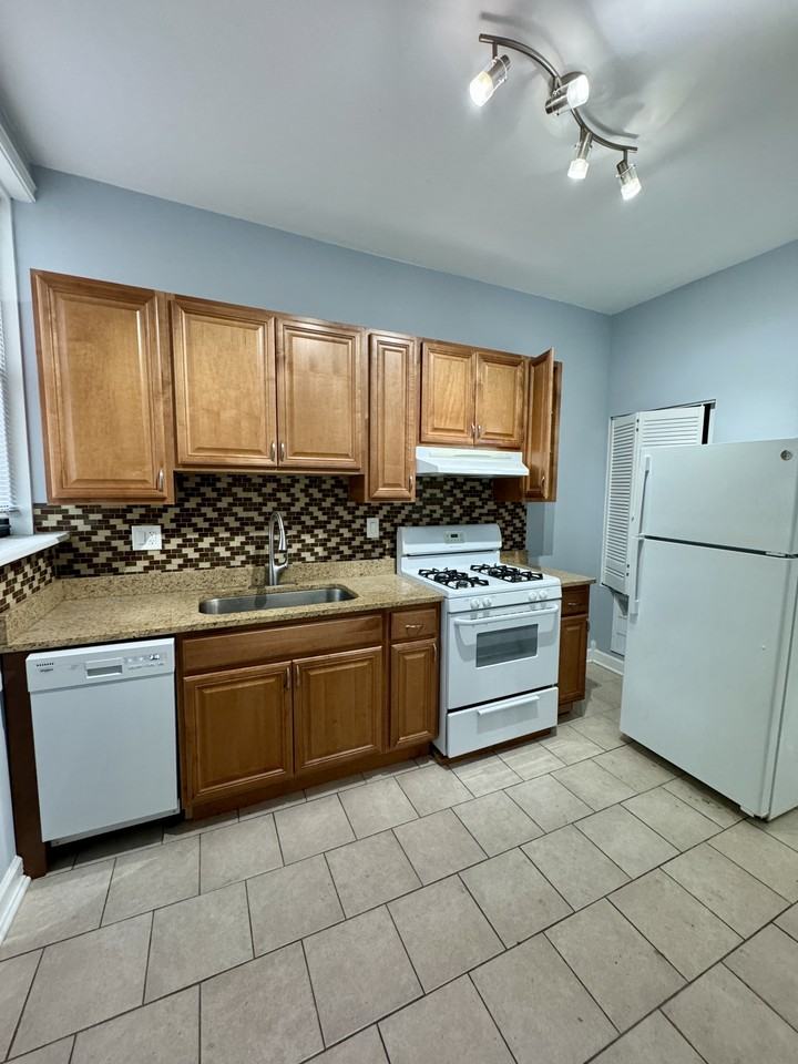 5937-41 N. Broadway - Photo 6 of 8