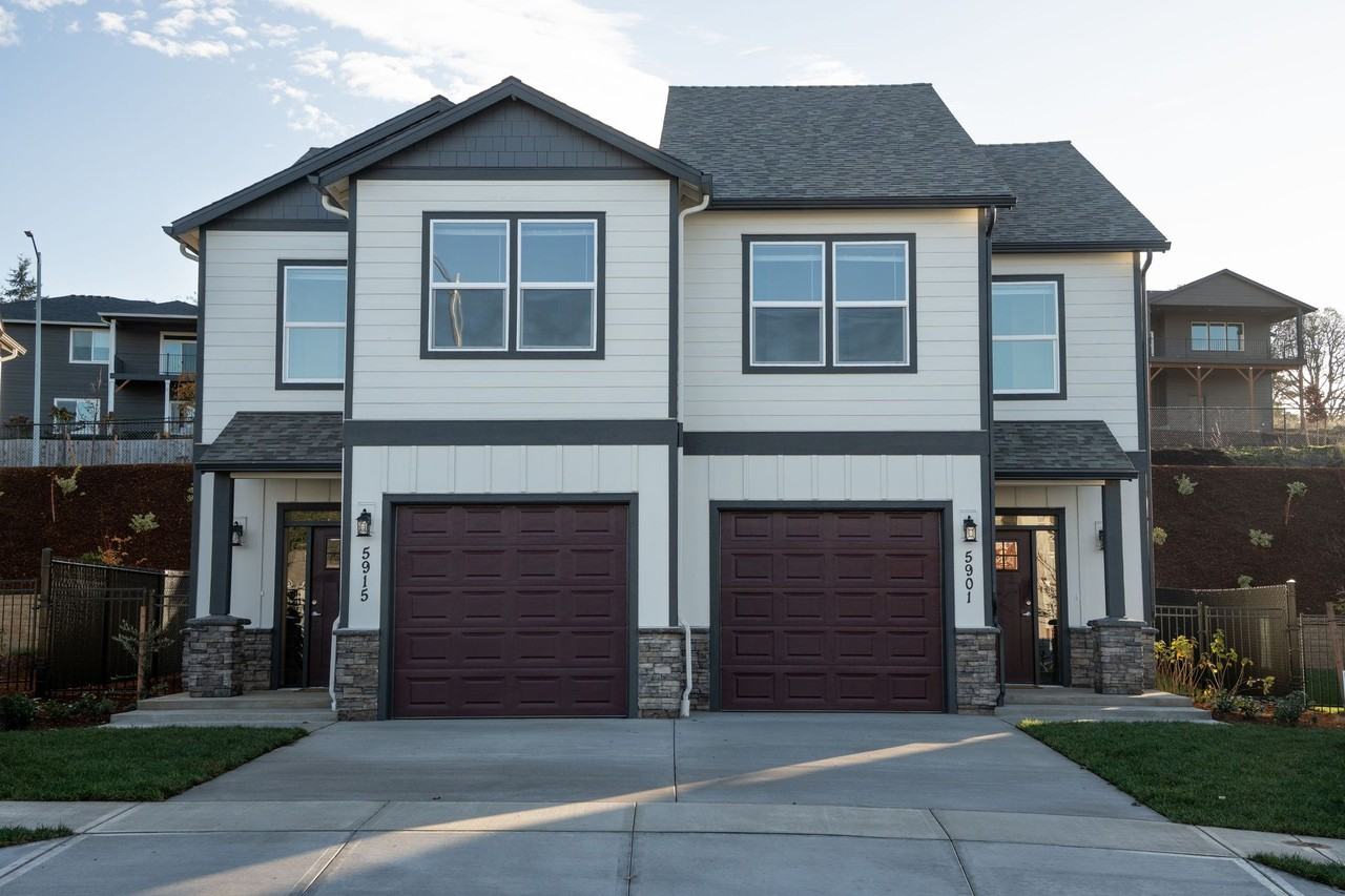 LIBERTY CREST TOWNHOMES - Photo 6 of 13