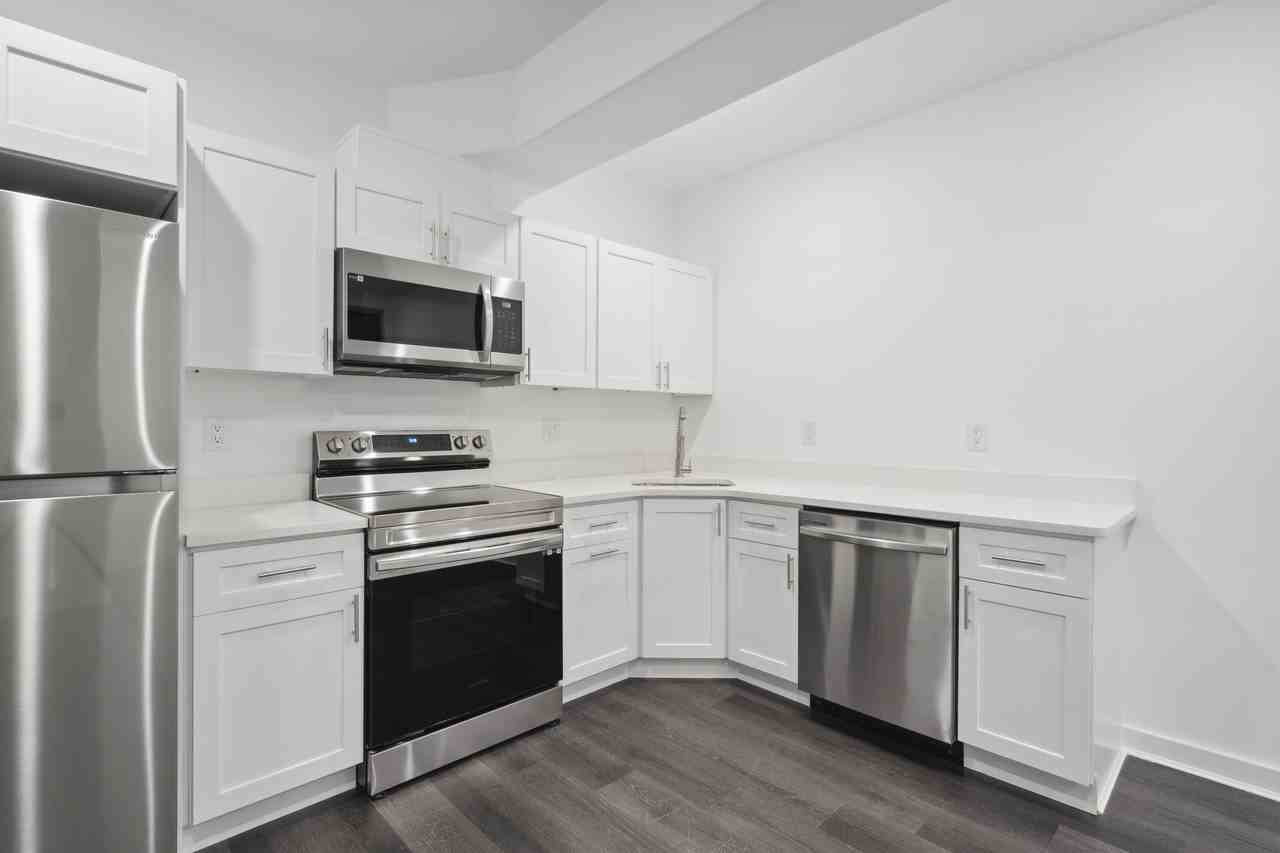 4021 Haverford Ave - Photo 2 of 7