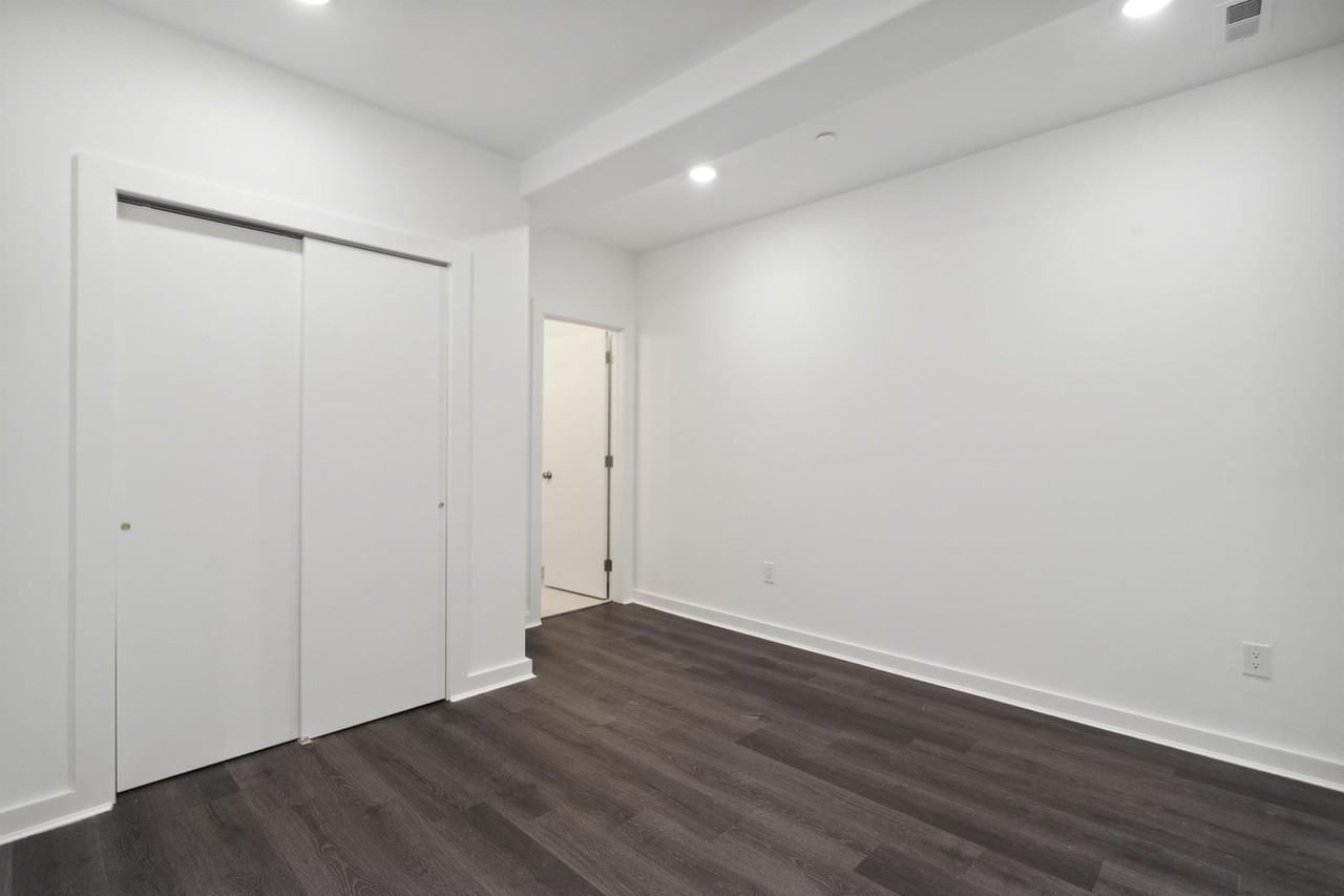 4021 Haverford Ave - Photo 6 of 7