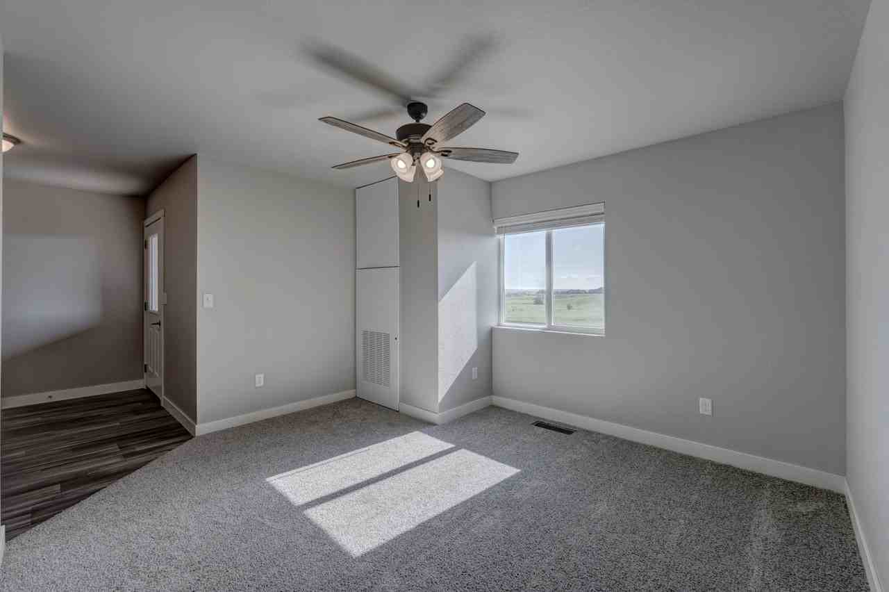 4825 5th Street - Photo 4 of 21