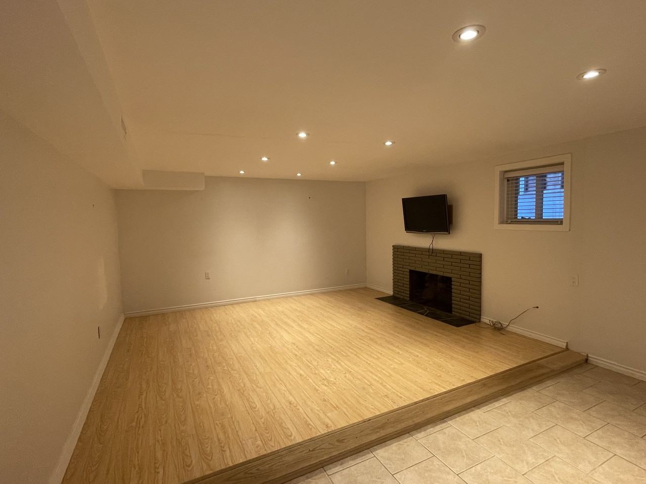 7741 Kerrywood Crescent - Photo 2 of 9