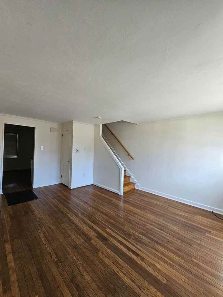 1041 Saint Joseph St - Photo 2 of 14