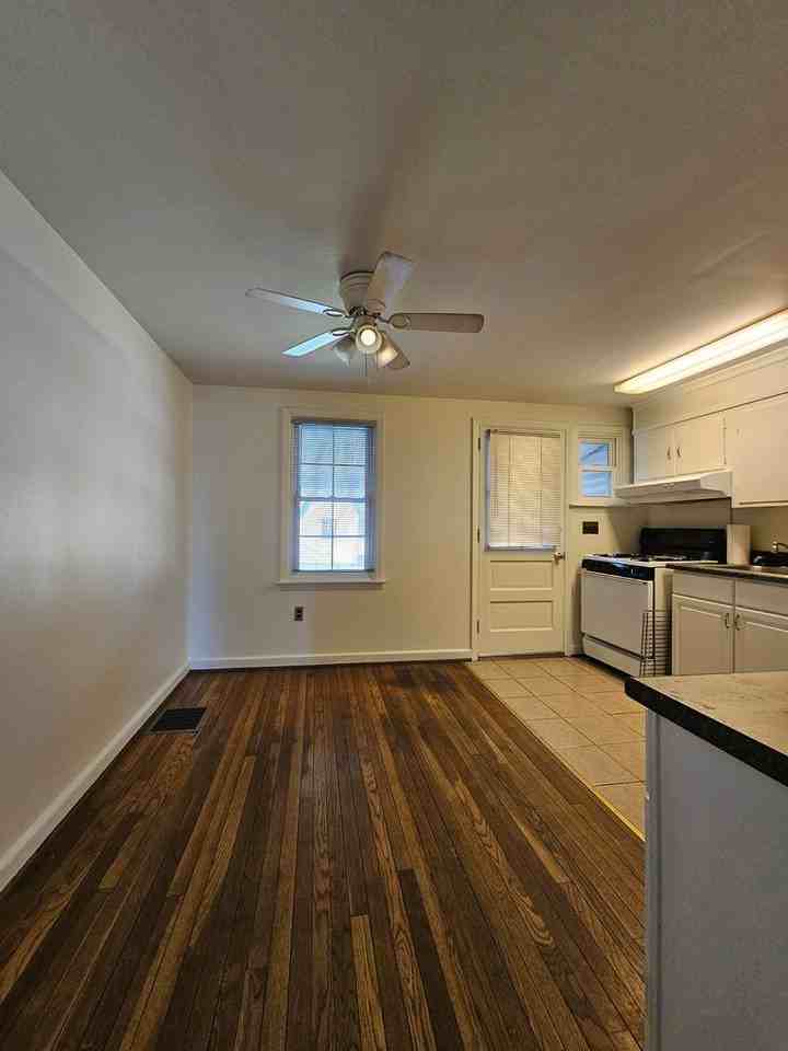 1041 Saint Joseph St - Photo 3 of 14