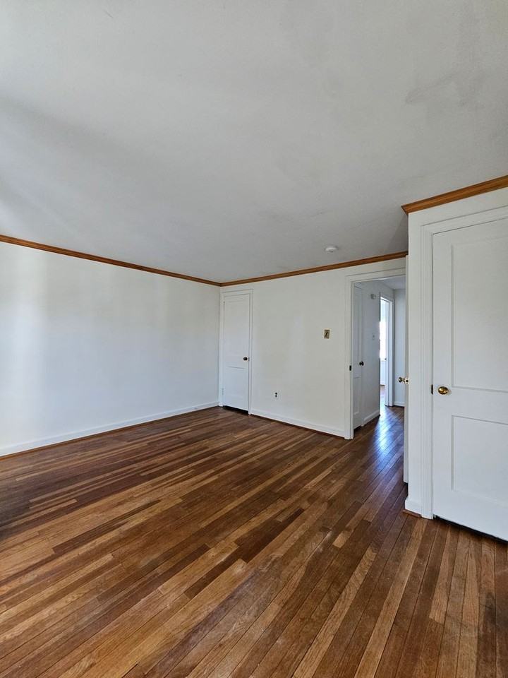 1041 Saint Joseph St - Photo 6 of 14