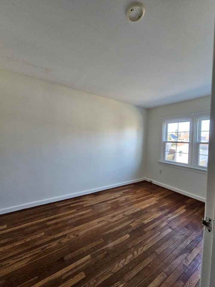 1041 Saint Joseph St - Photo 7 of 14