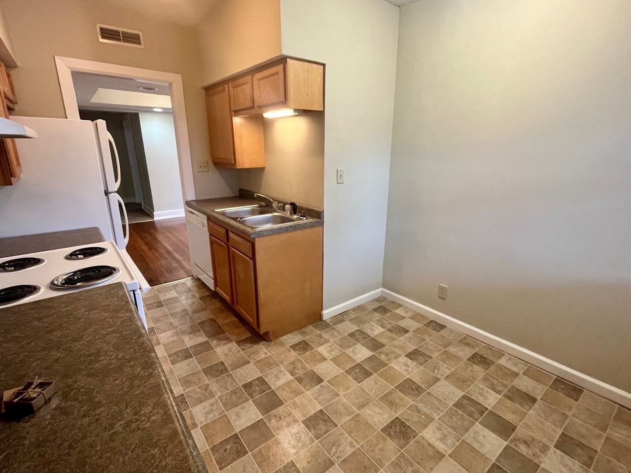 1008 S 2nd Street - Photo 4 of 12