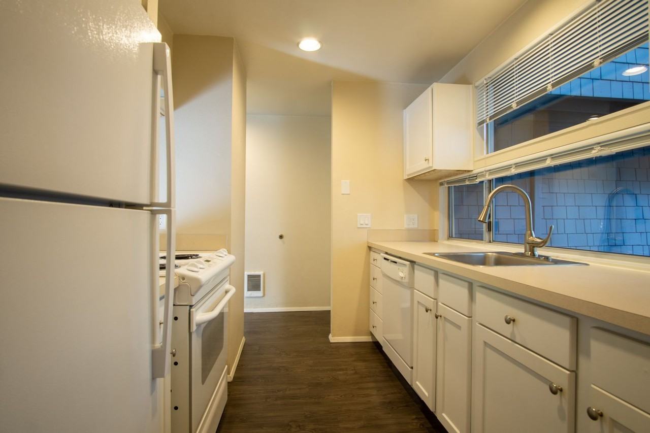 4637 Galewood St #A - Photo 5 of 16