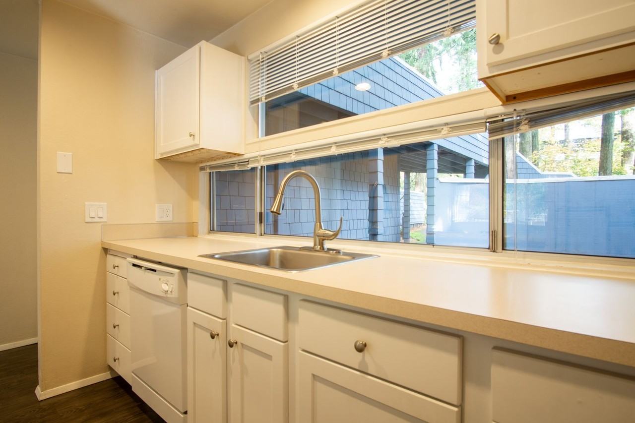 4637 Galewood St #A - Photo 6 of 16