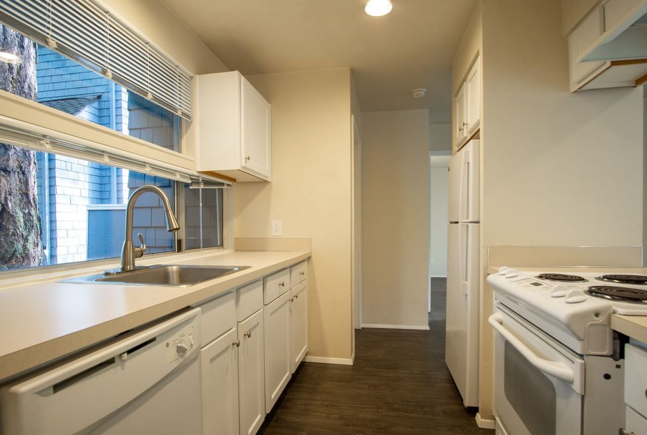 4637 Galewood St #A - Photo 7 of 16