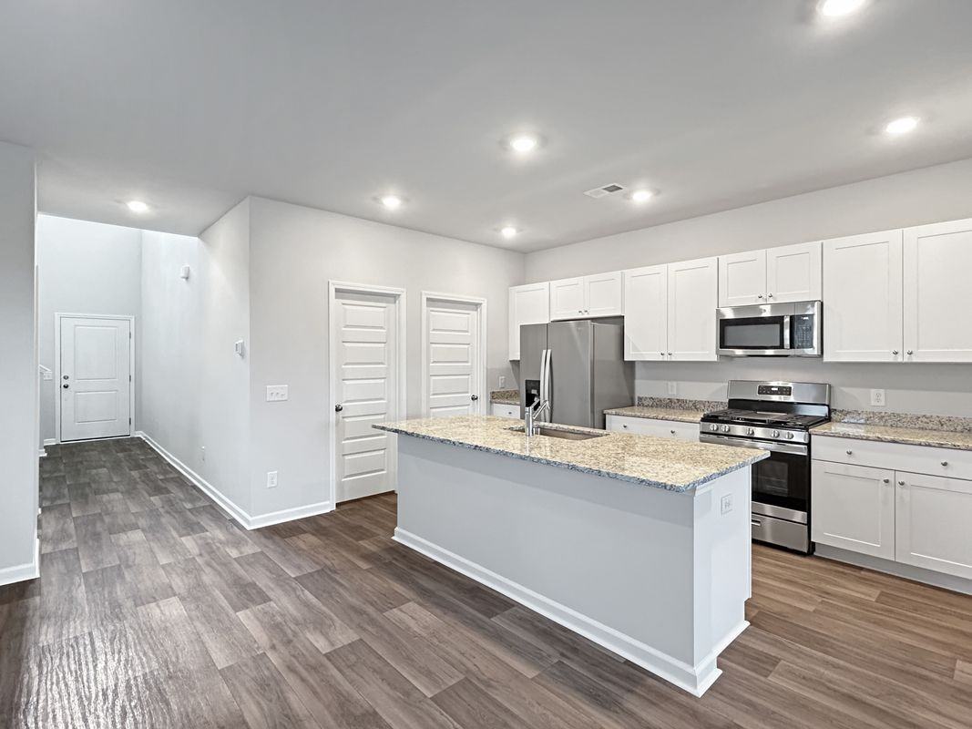 367 Pine Crest View Dr - Photo 3 of 31