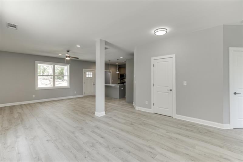 1641 E Broad St - Photo 5 of 40