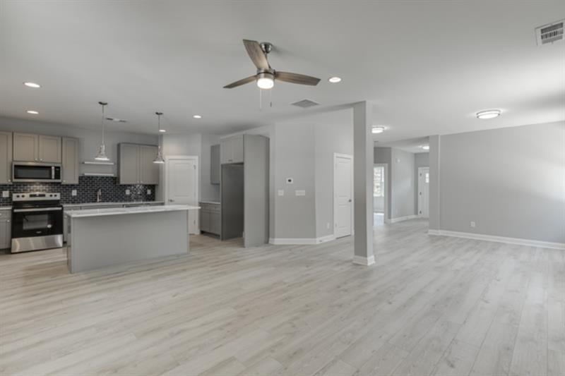 1641 E Broad St - Photo 6 of 40