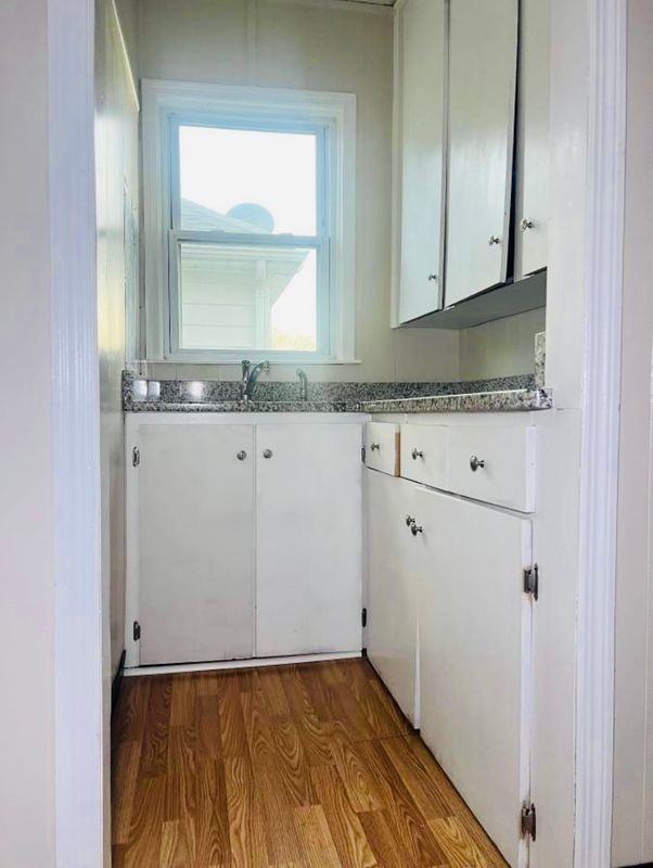 3 Rowe Avenue ##2 - Photo 4 of 8