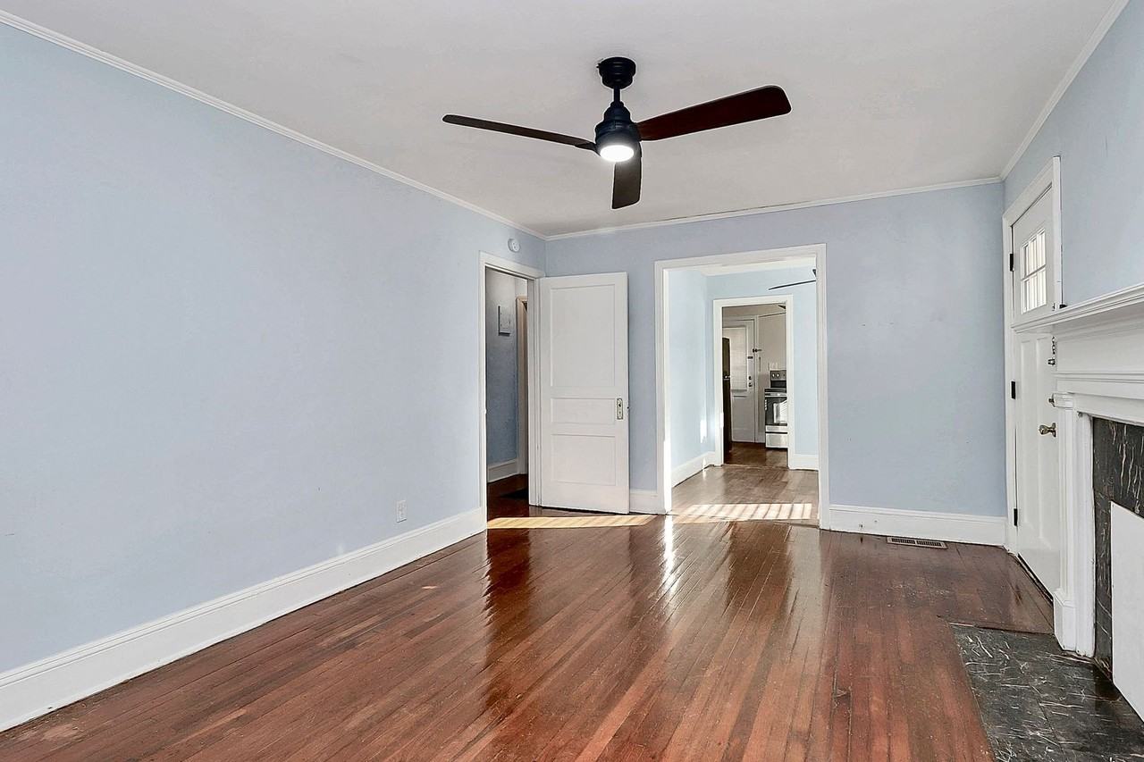 1105 Brookhurst Dr - Photo 4 of 18