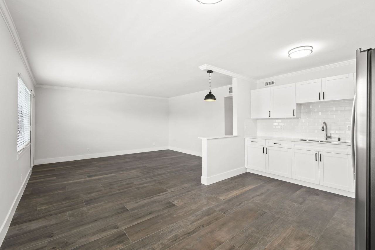 318-324 Southwind Drive - Photo 7 of 29