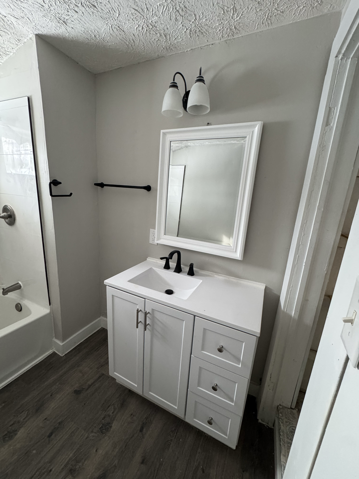 310 E Marshall St #312 - Photo 3 of 12