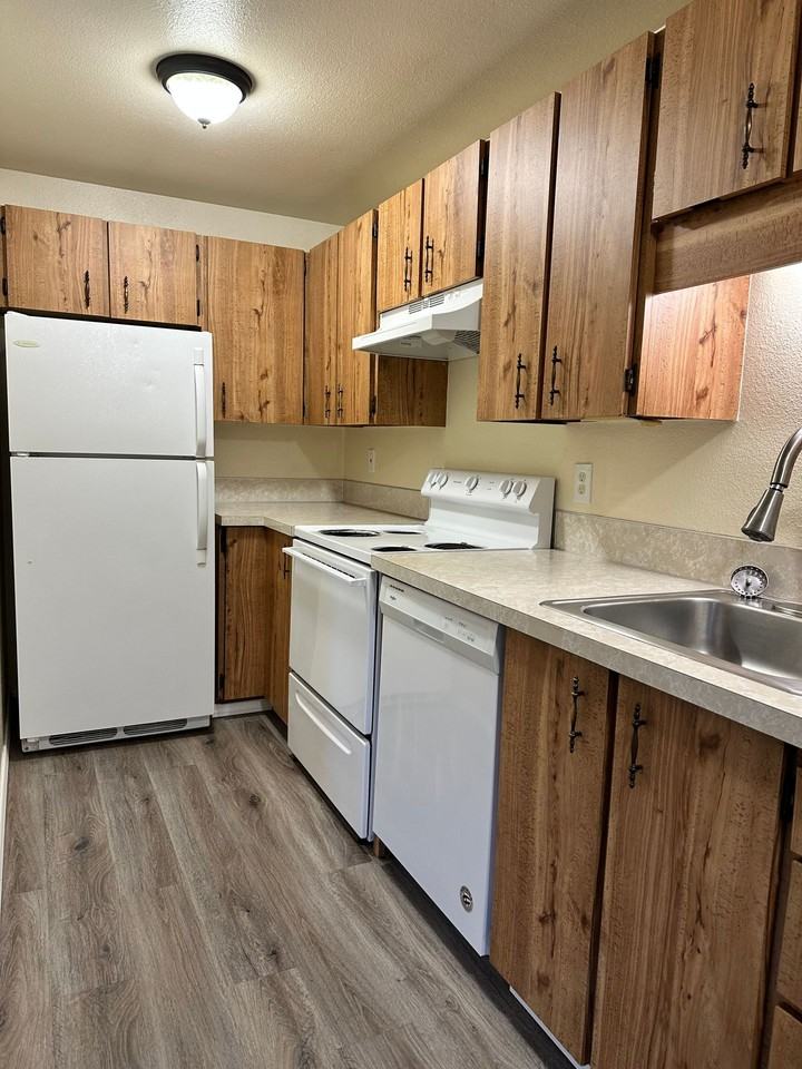 Forest Hills Apartments - Photo 3 of 10