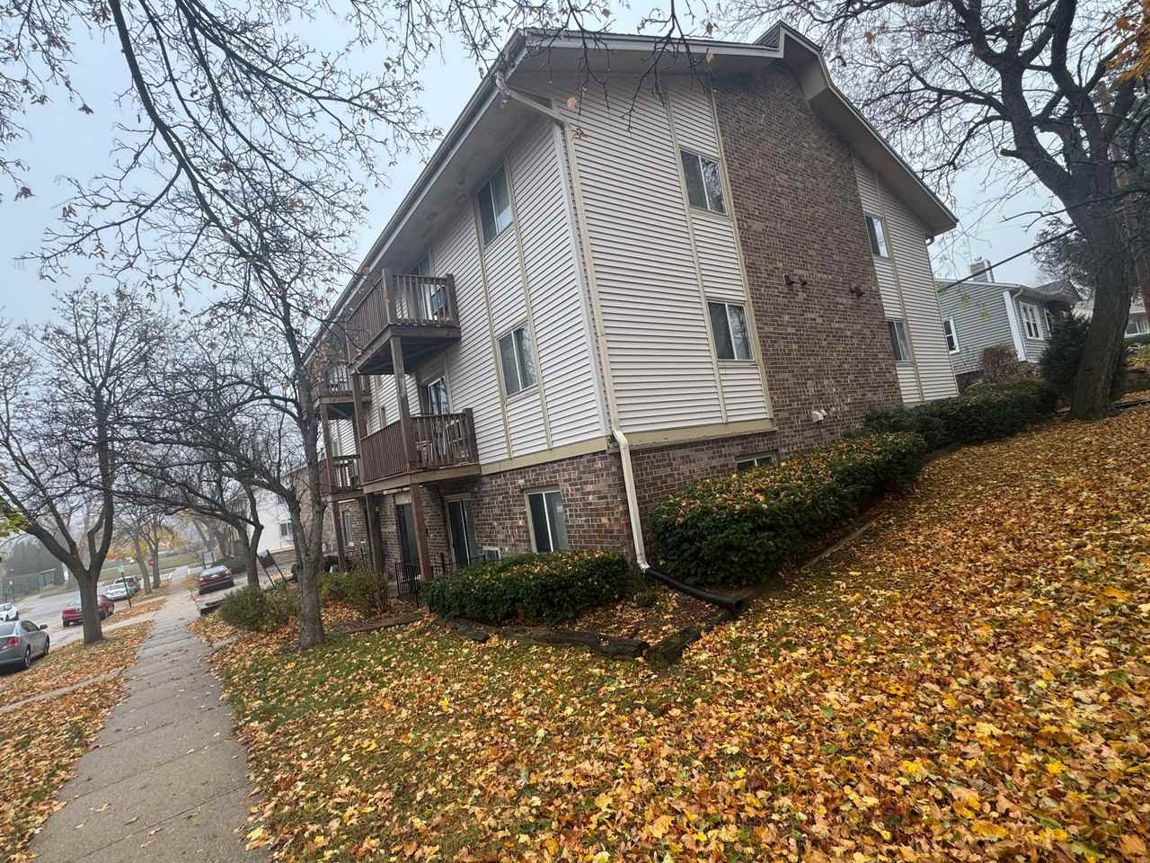 3545 E Tesch Ave #6 - Photo 2 of 7