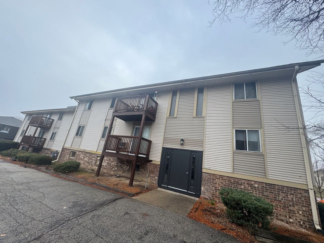 3545 E Tesch Ave #6 - Photo 4 of 7