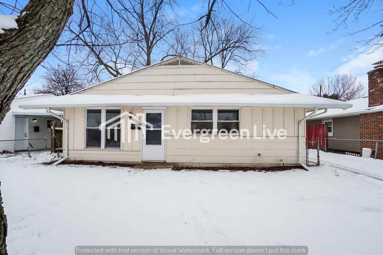 212 E Alcott Rd - Photo 3 of 16