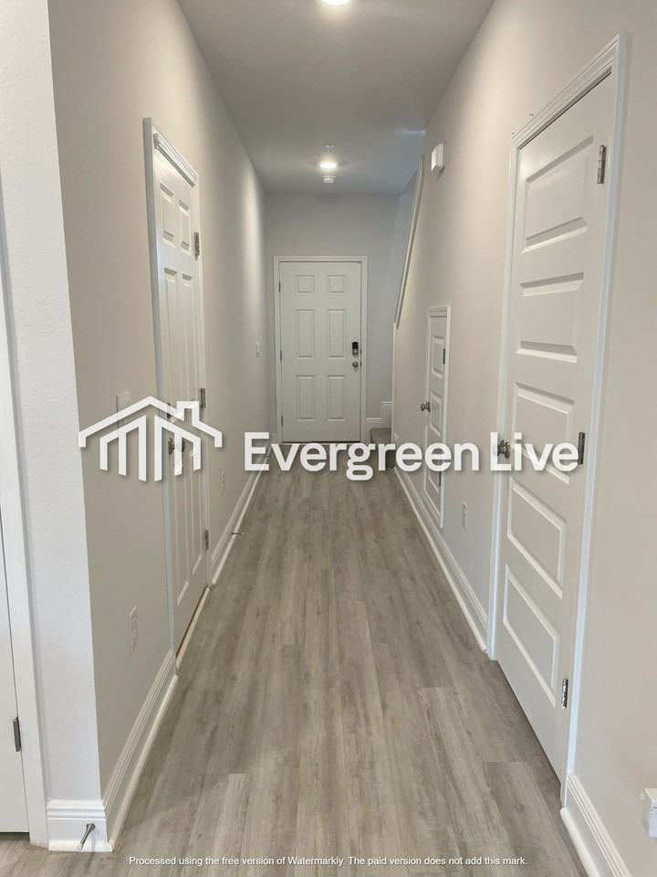 9863 Fowler Ave - Photo 5 of 34