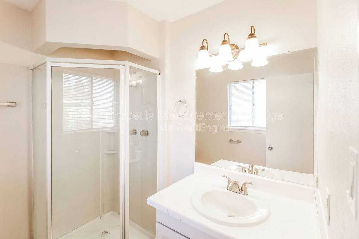 946 Beachcomber Ln - Photo 3 of 10