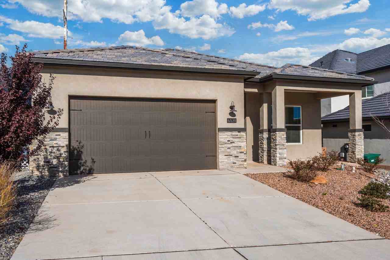 6821 Cleary Loop Ne - Photo 3 of 32