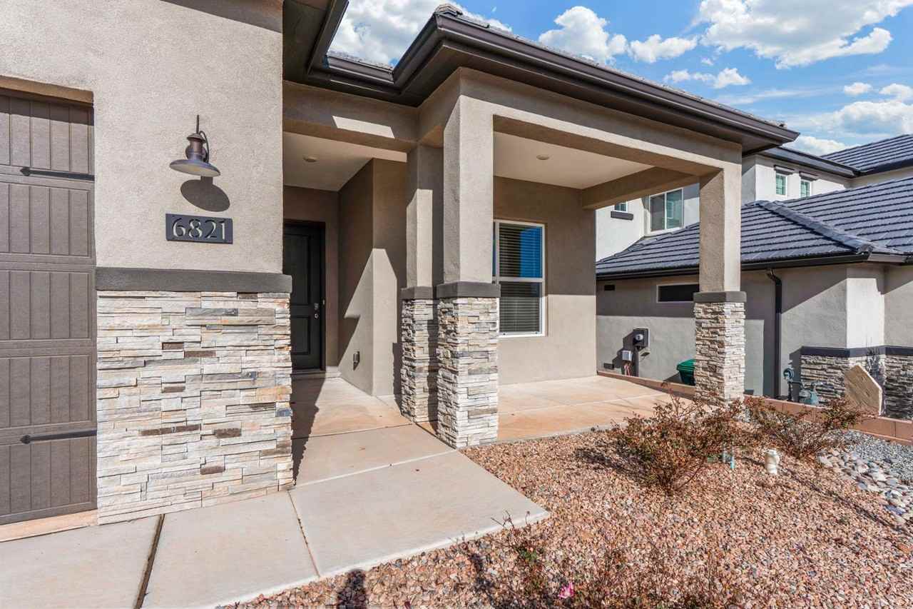 6821 Cleary Loop Ne - Photo 4 of 32