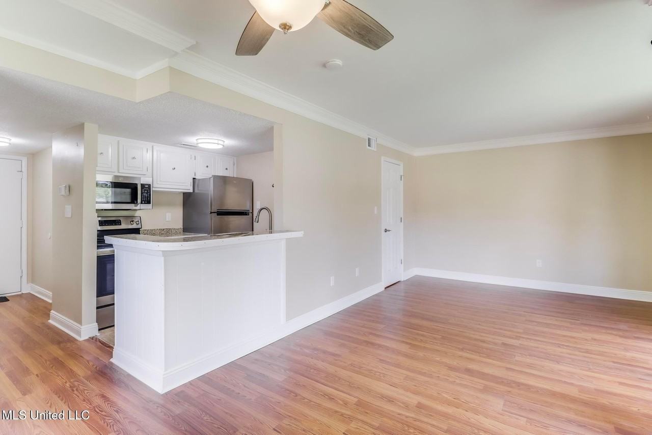 242 Molokai Vlg - Photo 2 of 18