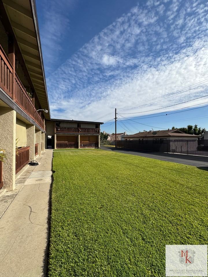 5642 Rosemead Blvd #10 - Photo 2 of 5