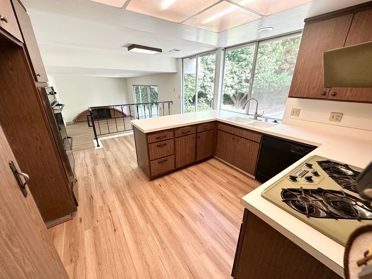 1941 East Road - Photo 3 of 17