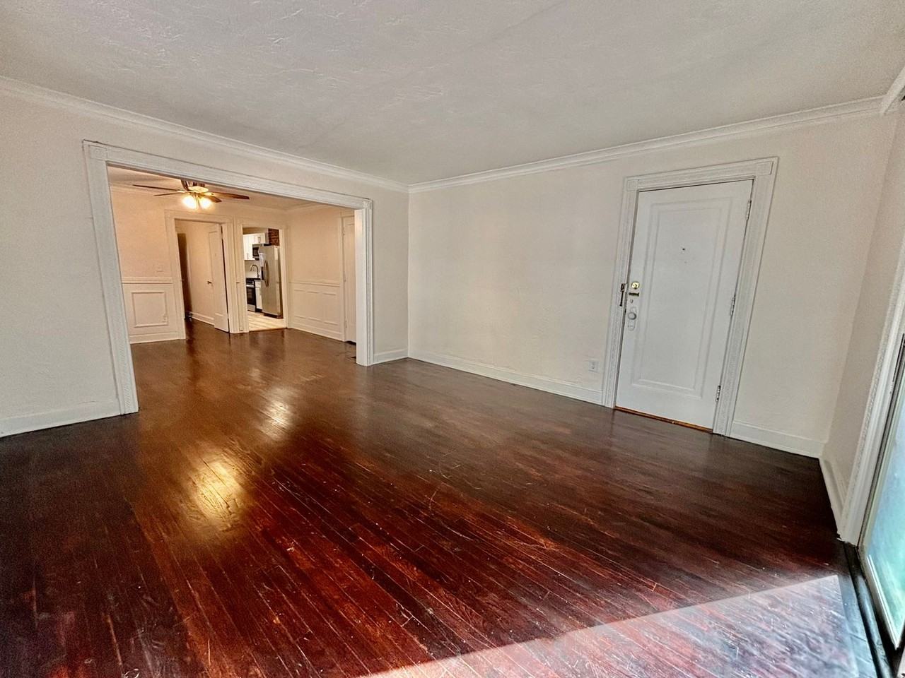 5017 Wyandotte St - Photo 5 of 15