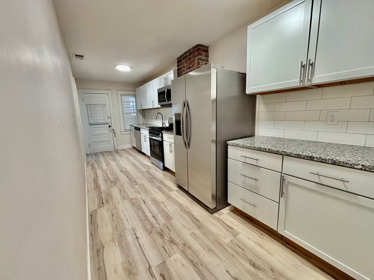 5017 Wyandotte St - Photo 5 of 17