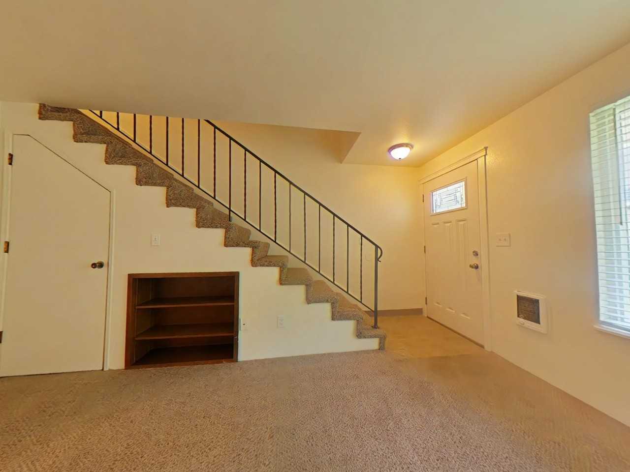 136 Ne Conifer Blvd #3 - Photo 2 of 12