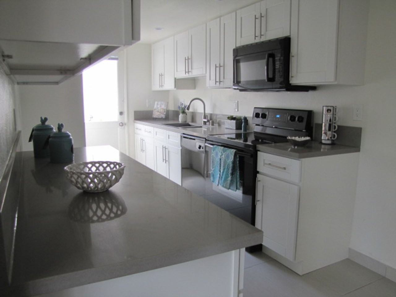 316-356 W. Meda Ave. Glendora CA. 91741 - Photo 3 of 30