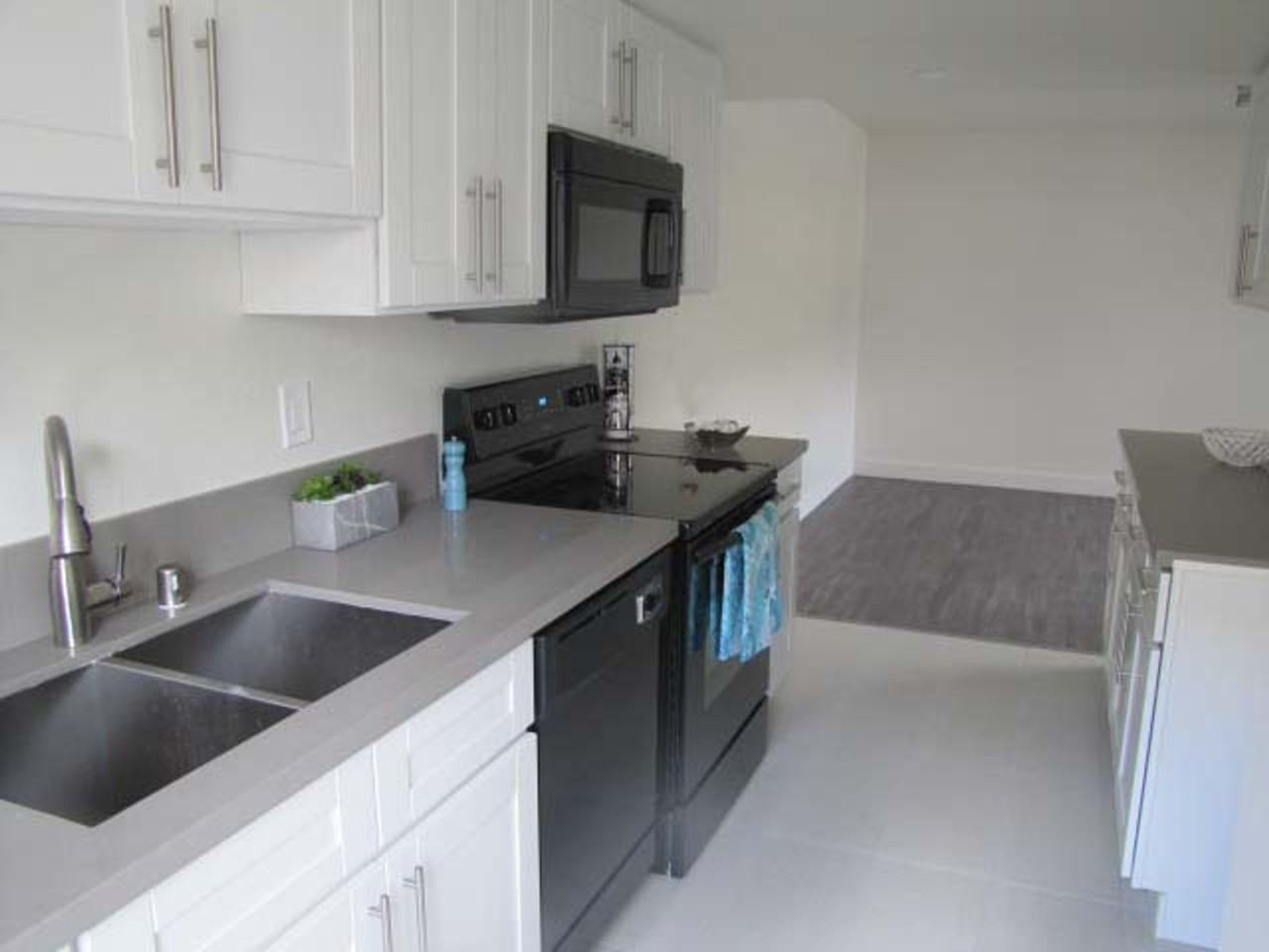 316-356 W. Meda Ave. Glendora CA. 91741 - Photo 4 of 30