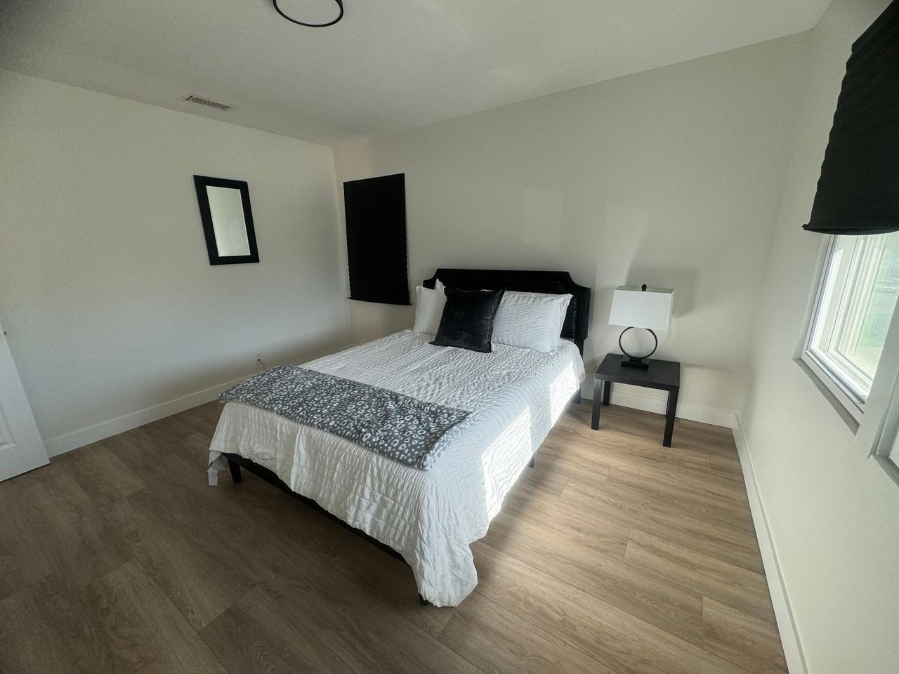 Beautifully Remodeled 2 - Photo 5 of 8