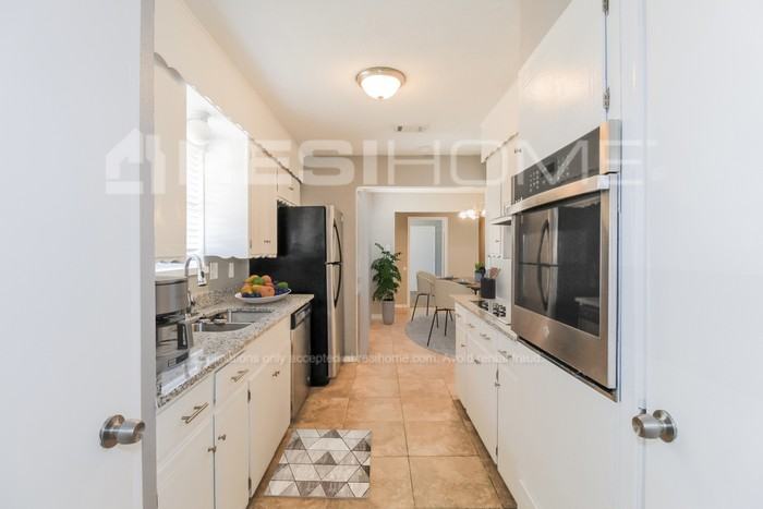 501 Sharp Dr - Photo 3 of 17