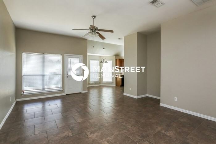 125 Currie Ct - Photo 2 of 16